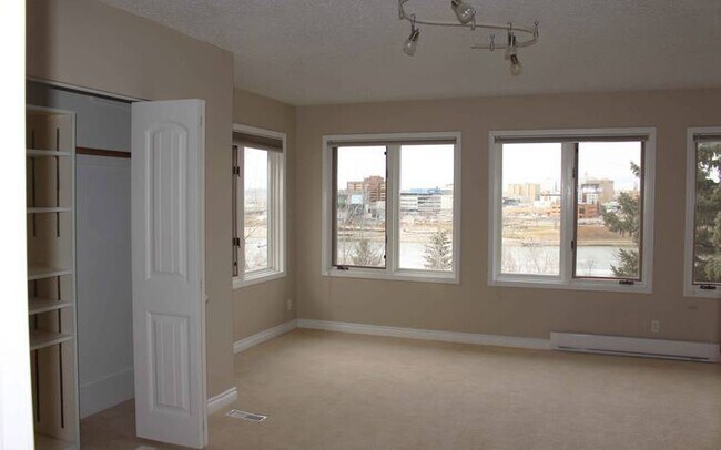 Photo du bâtiment - 307 11th St E