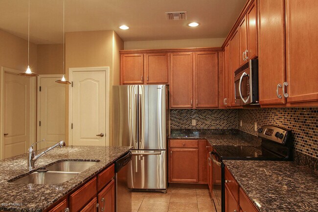 Building Photo - 2400 E Emerald Moon Dr