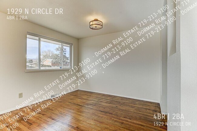 Foto del edificio - 1929 N Circle Dr