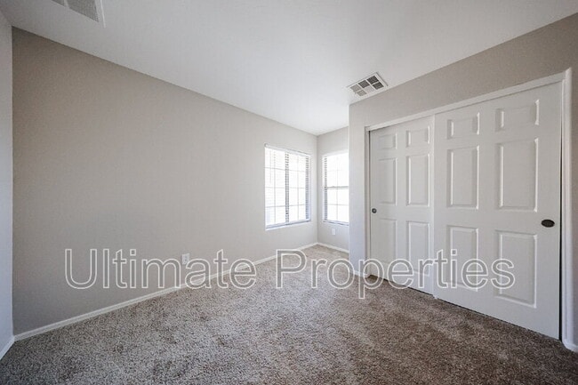 Building Photo - 21532 W Durango St