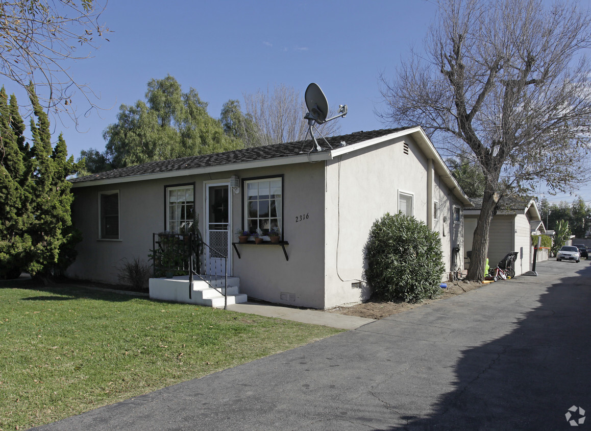 Primary Photo - 2316 Elden Ave