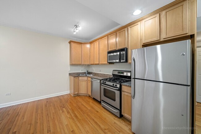 Foto del edificio - 2124 N Hudson Ave