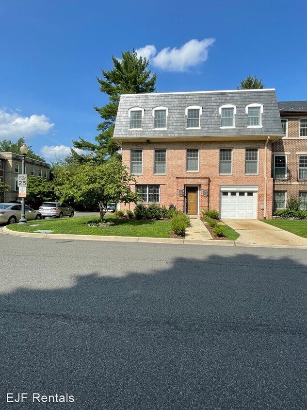 Foto principal - 4 br, 5 bath House - 2725 Unicorn Lane NW