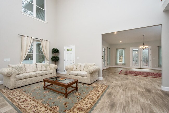 Building Photo - 2500 Huntley Dr