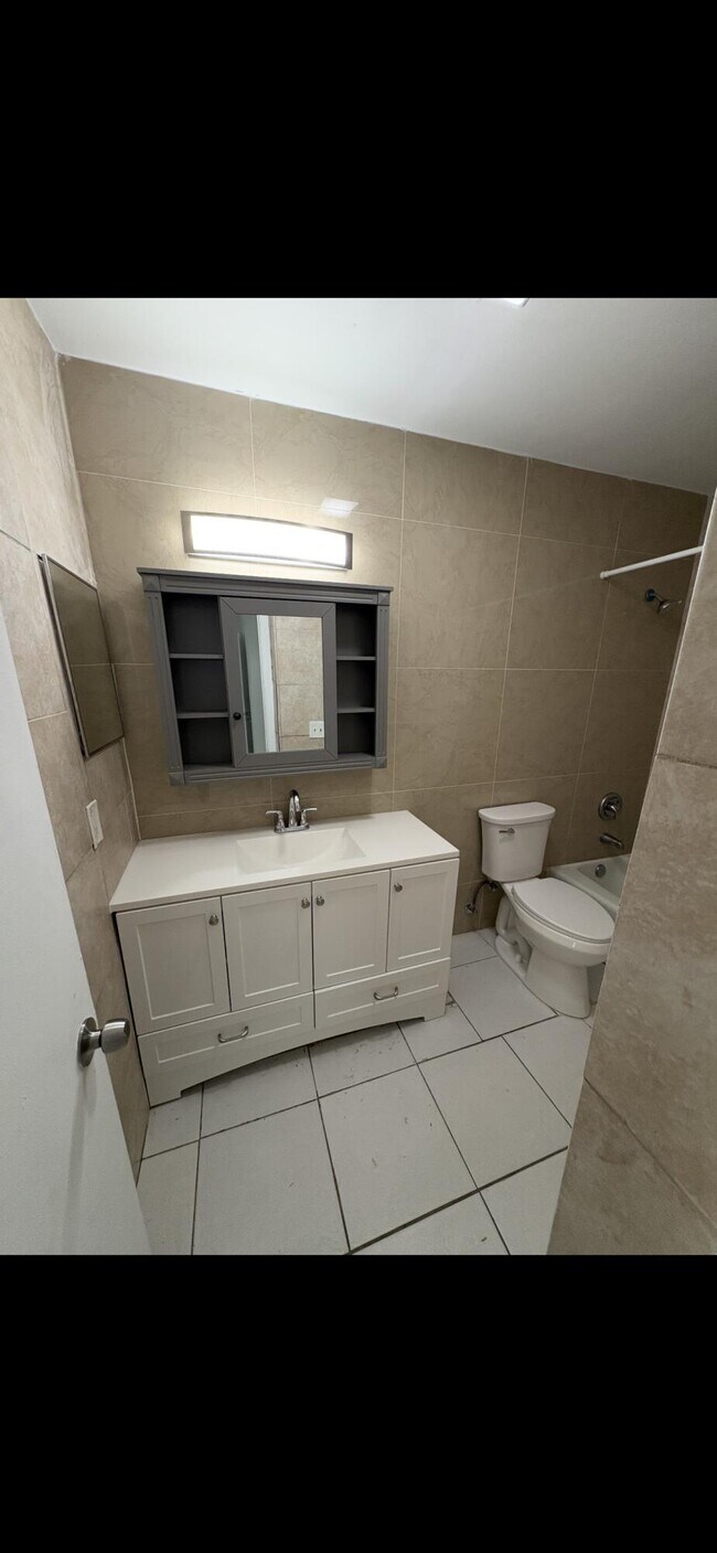 Foto del edificio - 4031 NW 30th Terrace