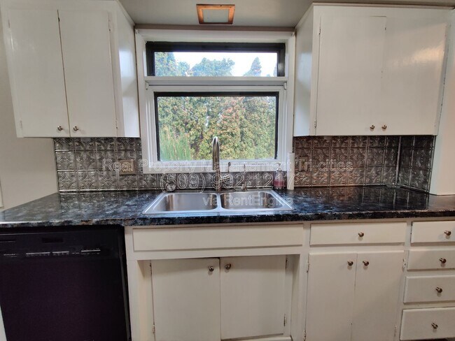 Foto del edificio - 7528 W Umatilla Ave