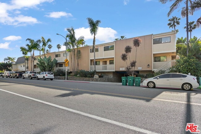 Foto del edificio - 4637 Park Dr