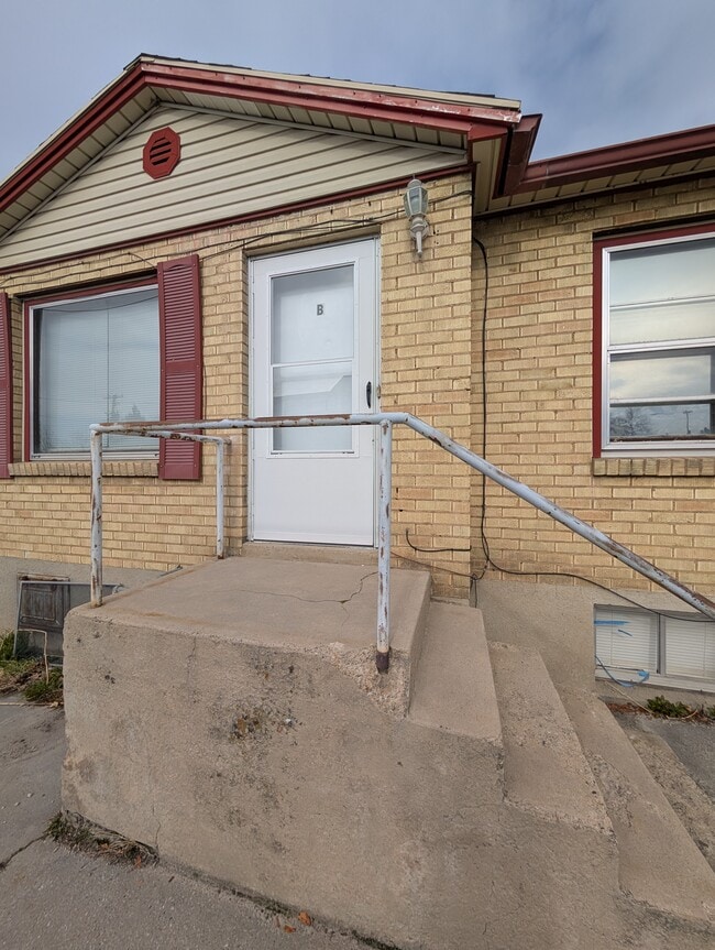 Building Photo - 129 N 100 E