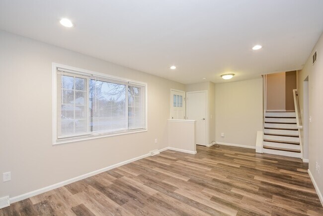 Foto del edificio - 853 Meadow Ridge Dr