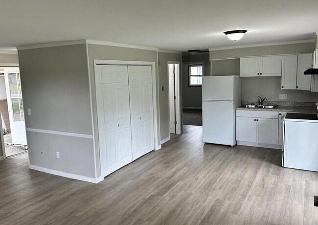 Foto del edificio - Two bedroom, one bath duplex in Urbana. Co...