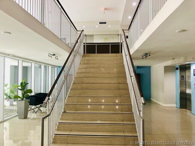 Foto del edificio - 601 NE 23rd St