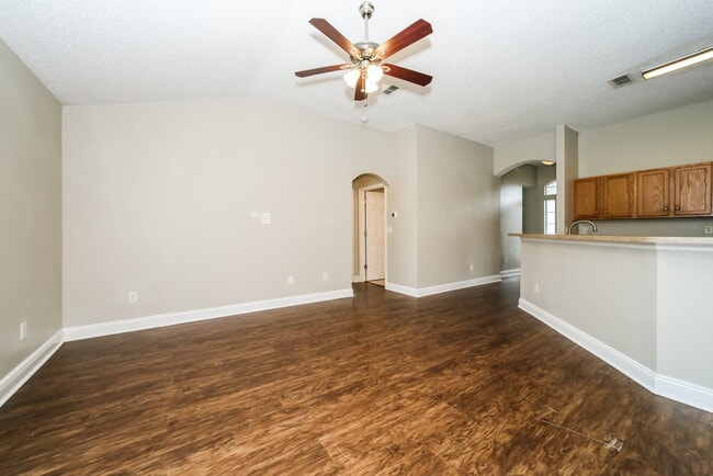 Foto del edificio - 2631 Creek Ridge Dr