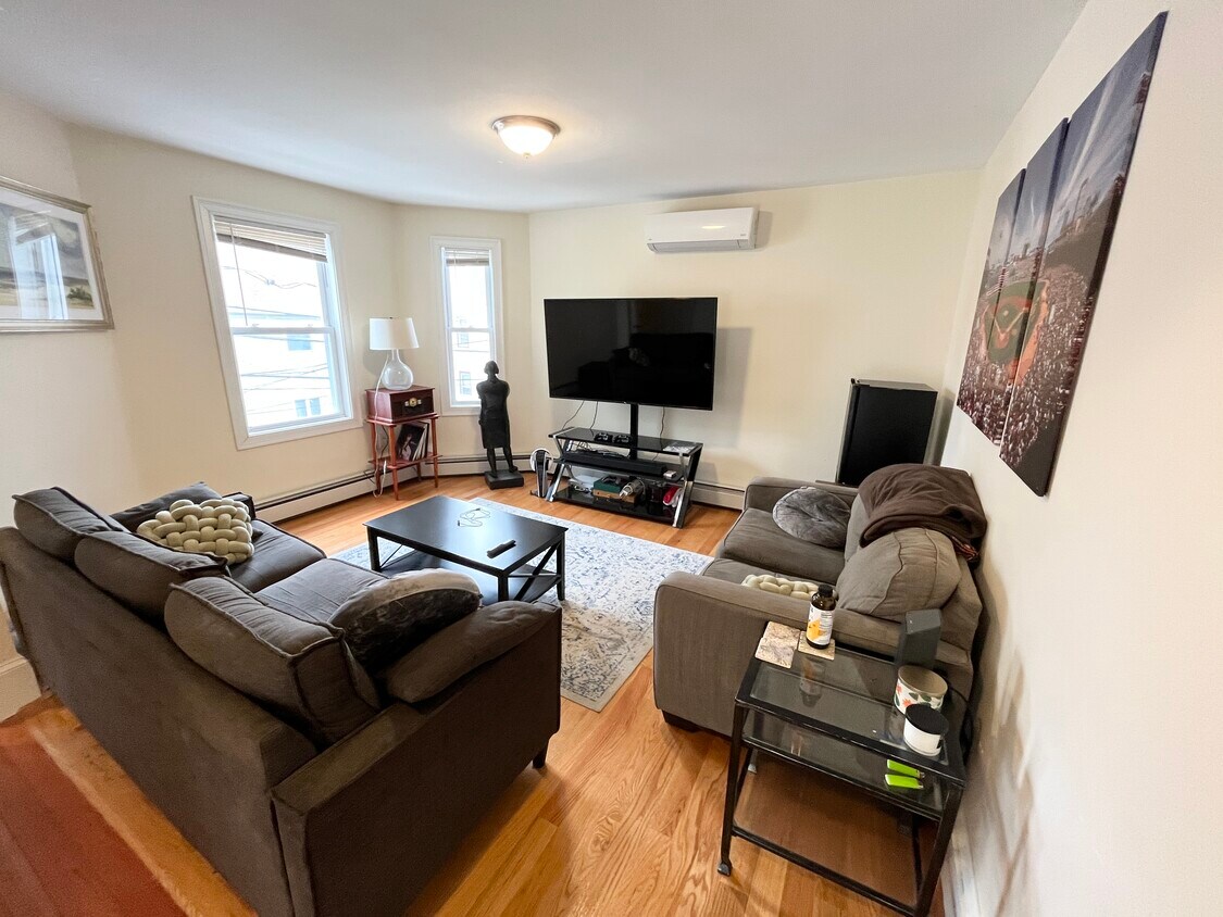 Foto principal - 6 Nashua St
