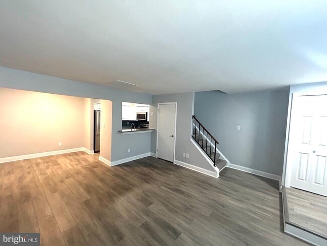 Building Photo - 3045 Piano Ln