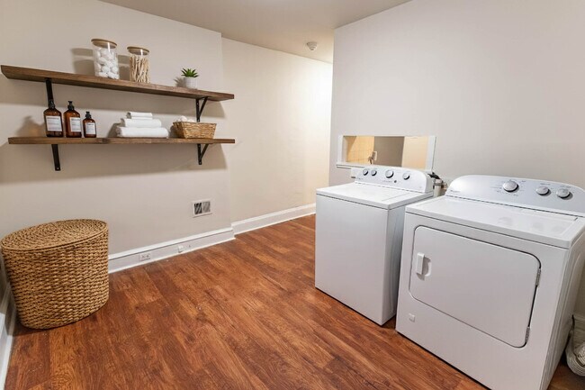 Foto del edificio - 3929 Baltimore Ave