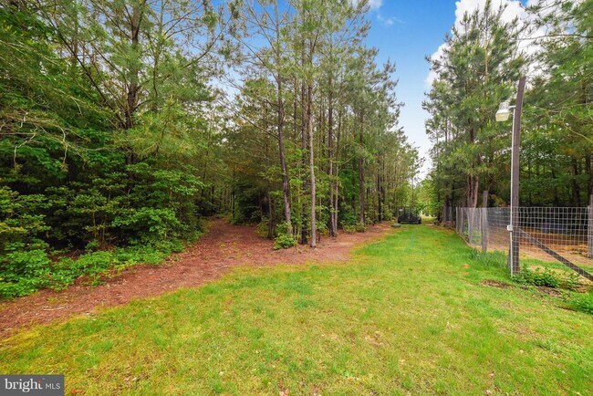 Building Photo - 19524 Dyson Wy