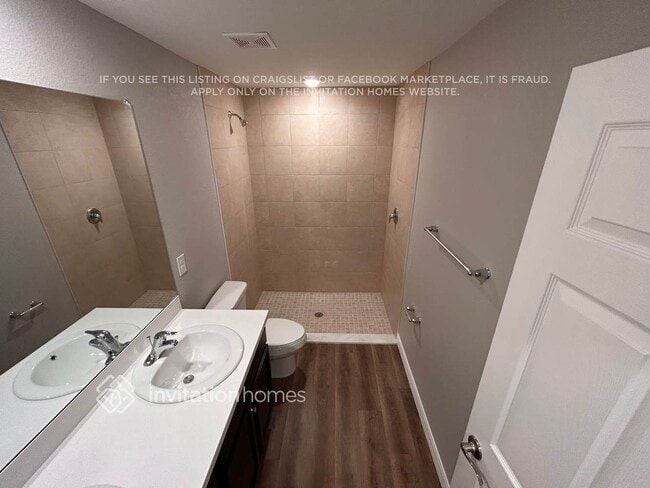 Foto del edificio - 21312 Davison Ave