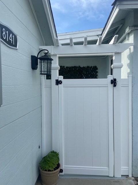 Foto del edificio - 8141 Garden Grove Ave
