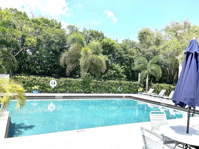 Building Photo - 815 Boynton Beach Blvd
