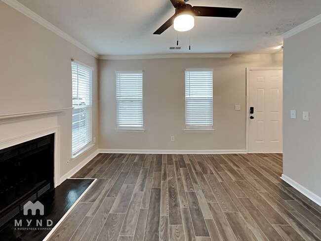 Foto del edificio - 528 Crestridge Ct