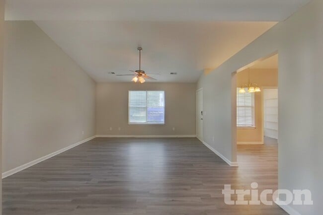 Foto del edificio - 109 Jaybird Ln
