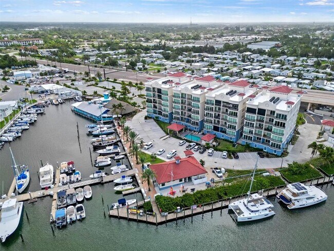 Building Photo - 505 N Tamiami Trail