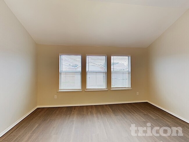 Building Photo - 2934 Margeaux Dr