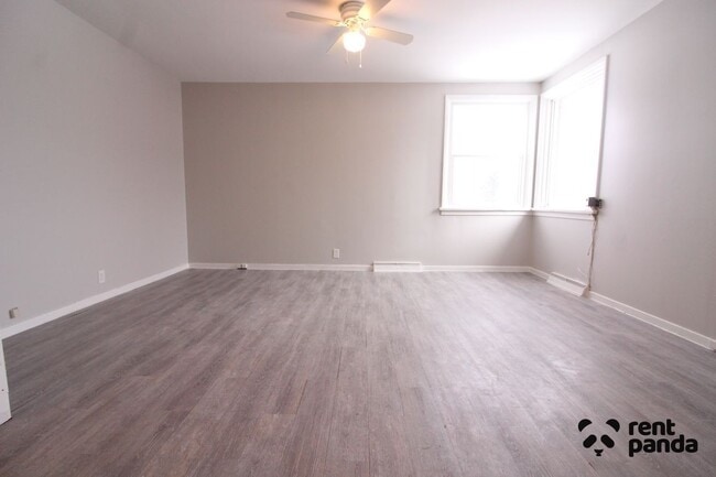 Building Photo - 2620 Victoria Ave E