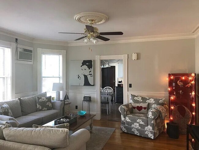 Foto del edificio - 146 W Main St