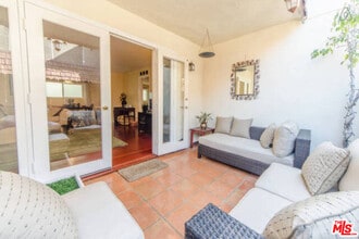 Building Photo - 2418 Graham Ave