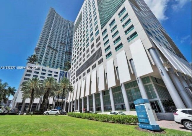 Foto del edificio - 185 SW 7th St