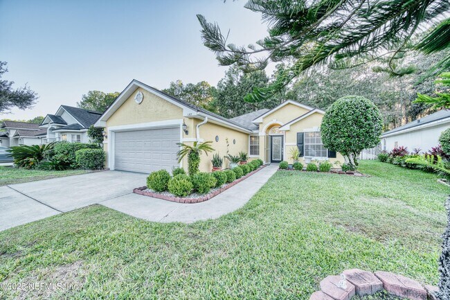 Foto del edificio - 185 Hawthorn Hedge Ln