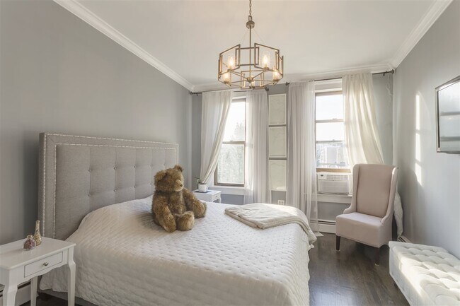 Foto del edificio - 481 Monmouth St