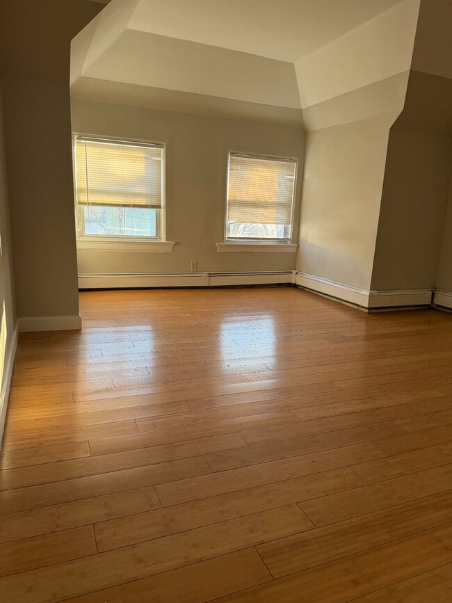 Building Photo - 65 Glenwood Ave