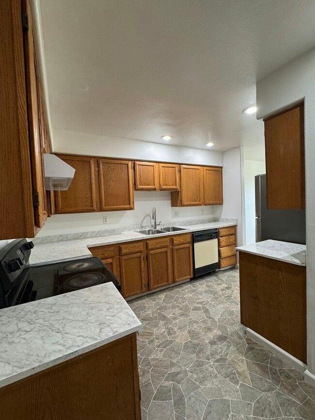 Building Photo - 9 76th St SE