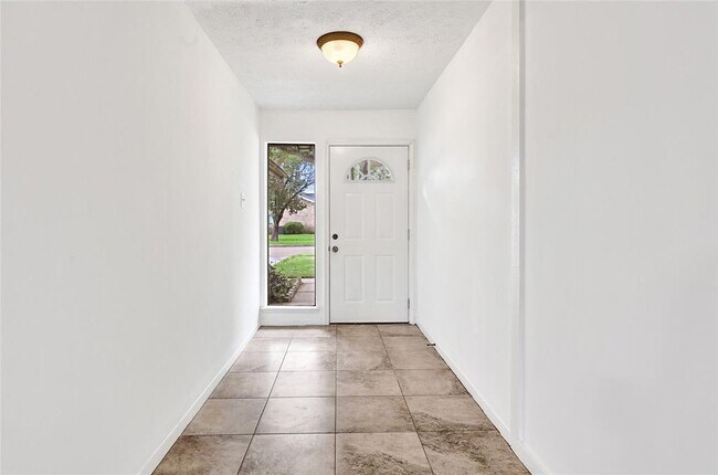 Foto del edificio - 2730 Mesquite Dr