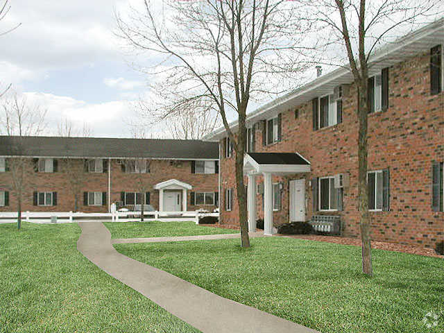 Deckner Manor - Deckner Manor Apartments