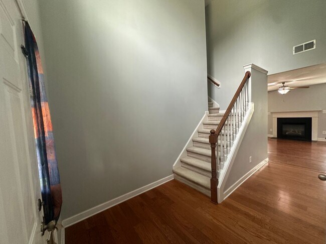 Foto del edificio - 4252 Redspire Ln