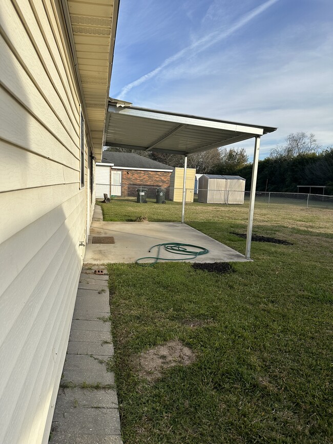 Patio cover - 102 Wheat Cir