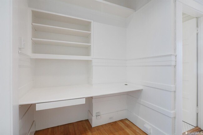 Building Photo - 2664 Baker St