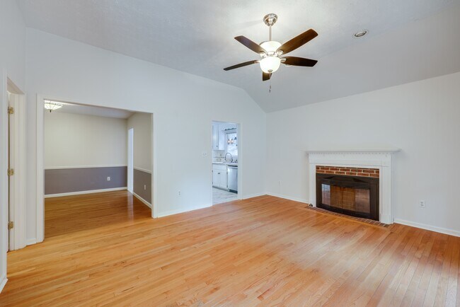 Building Photo - 130 Bentwood Trail