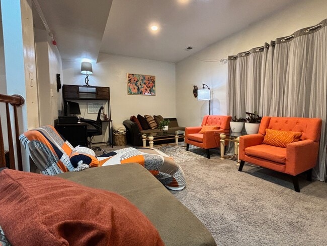 Living Room - 8719 East Grv