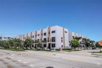 Building Photo - 113 NE 6th St