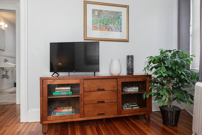 Foto del edificio - 658 Lancaster Ave