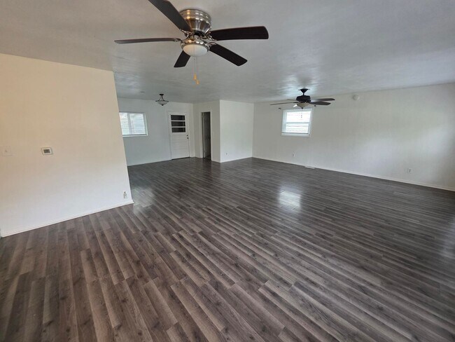 Building Photo - 4 BR Home in WL School District