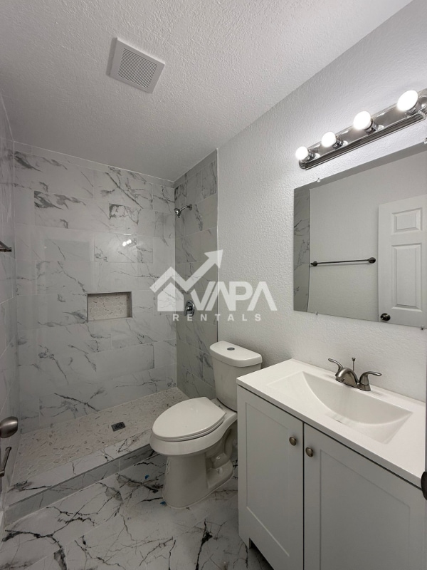 Building Photo - 4847 Featherock Dr
