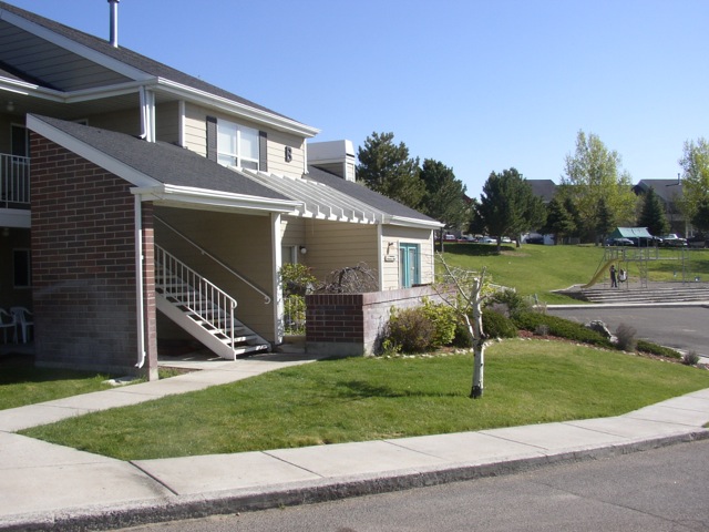 Building Photo - Parkway Apartments - Elko