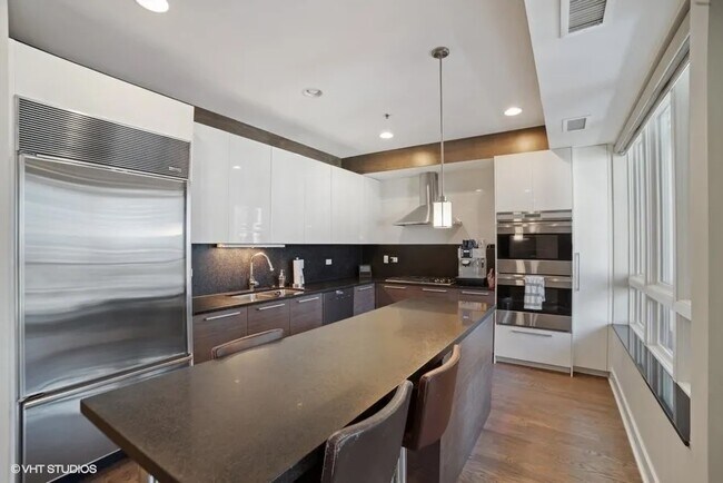 Foto del edificio - 178 N Harbor Dr