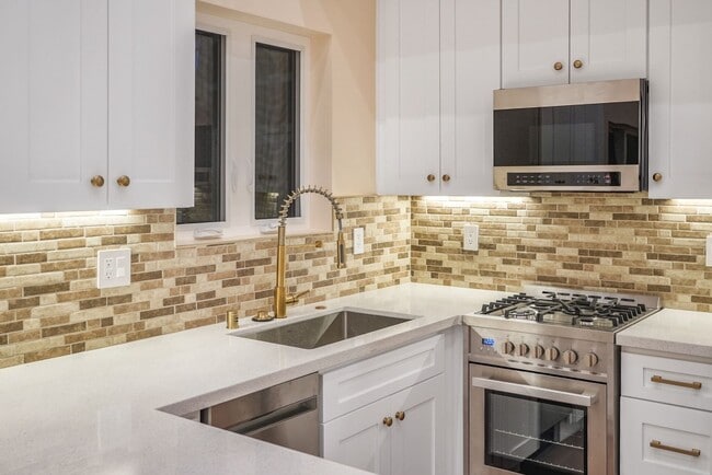 Building Photo - 11554 Arminta St