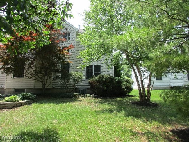 Building Photo - 3 br, 3.5 bath House - 7221 Trillium